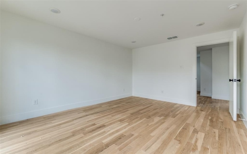 4701 San Jacinto Street #101, Dallas, TX 75204, 2 Bedrooms Bedrooms, ,2 BathroomsBathrooms,Residential,For Sale,4701 San Jacinto Street,20938991