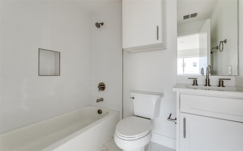 4701 San Jacinto Street #101, Dallas, TX 75204, 2 Bedrooms Bedrooms, ,2 BathroomsBathrooms,Residential,For Sale,4701 San Jacinto Street,20938991