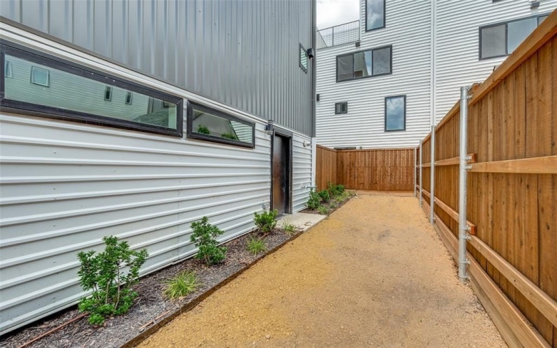 4701 San Jacinto Street #101, Dallas, TX 75204, 2 Bedrooms Bedrooms, ,2 BathroomsBathrooms,Residential,For Sale,4701 San Jacinto Street,20938991