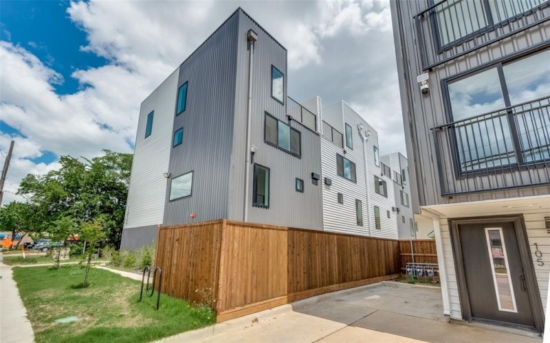 4701 San Jacinto Street #101, Dallas, TX 75204, 2 Bedrooms Bedrooms, ,2 BathroomsBathrooms,Residential,For Sale,4701 San Jacinto Street,20938991