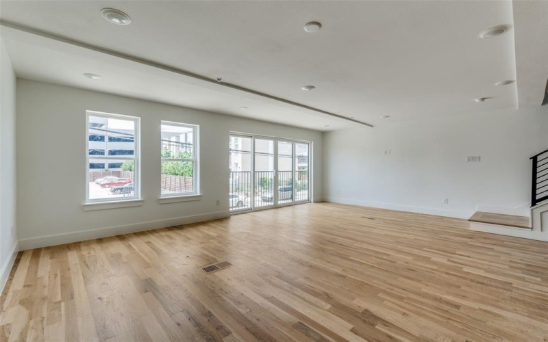 4701 San Jacinto Street #101, Dallas, TX 75204, 2 Bedrooms Bedrooms, ,2 BathroomsBathrooms,Residential,For Sale,4701 San Jacinto Street,20938991