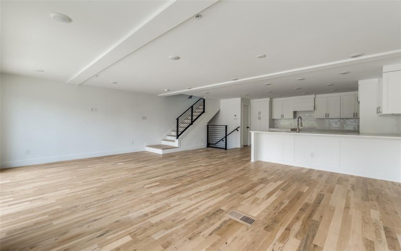 4701 San Jacinto Street #101, Dallas, TX 75204, 2 Bedrooms Bedrooms, ,2 BathroomsBathrooms,Residential,For Sale,4701 San Jacinto Street,20938991