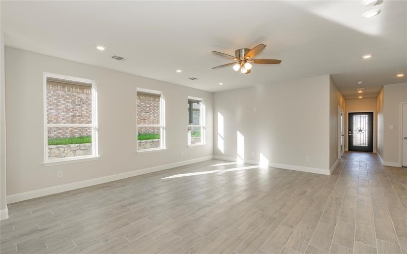 2408 Beverly Drive, Granbury, TX 76048, 4 Bedrooms Bedrooms, ,2 BathroomsBathrooms,Residential,For Sale,2408 Beverly Drive,20930615