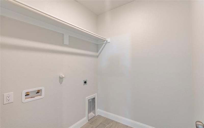 2408 Beverly Drive, Granbury, TX 76048, 4 Bedrooms Bedrooms, ,2 BathroomsBathrooms,Residential,For Sale,2408 Beverly Drive,20930615