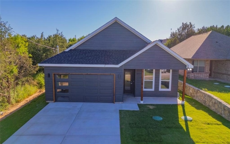 2408 Beverly Drive, Granbury, TX 76048, 4 Bedrooms Bedrooms, ,2 BathroomsBathrooms,Residential,For Sale,2408 Beverly Drive,20930615