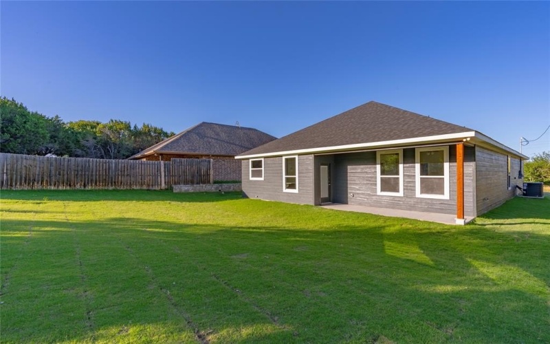 2408 Beverly Drive, Granbury, TX 76048, 4 Bedrooms Bedrooms, ,2 BathroomsBathrooms,Residential,For Sale,2408 Beverly Drive,20930615