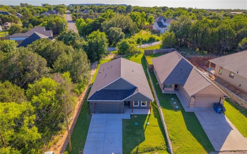 2408 Beverly Drive, Granbury, TX 76048, 4 Bedrooms Bedrooms, ,2 BathroomsBathrooms,Residential,For Sale,2408 Beverly Drive,20930615