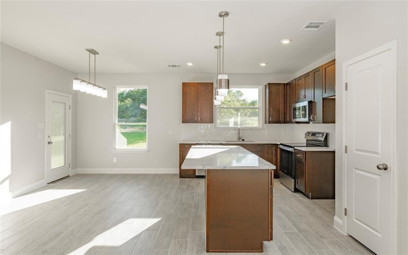 2408 Beverly Drive, Granbury, TX 76048, 4 Bedrooms Bedrooms, ,2 BathroomsBathrooms,Residential,For Sale,2408 Beverly Drive,20930615