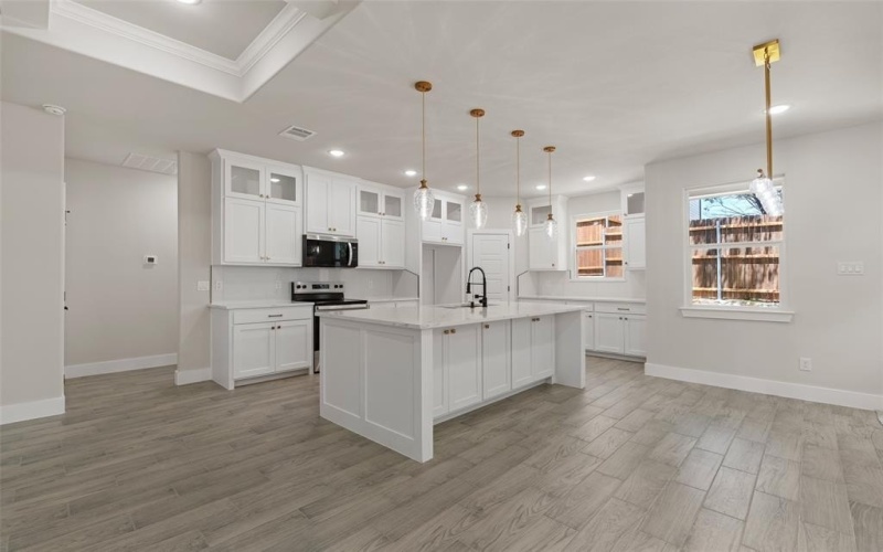 5601 San Jacinto Drive, Granbury, TX 76048, 3 Bedrooms Bedrooms, ,2 BathroomsBathrooms,Residential,For Sale,5601 San Jacinto Drive,20945789
