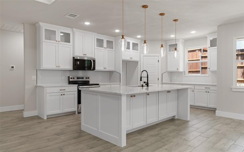 5601 San Jacinto Drive, Granbury, TX 76048, 3 Bedrooms Bedrooms, ,2 BathroomsBathrooms,Residential,For Sale,5601 San Jacinto Drive,20945789