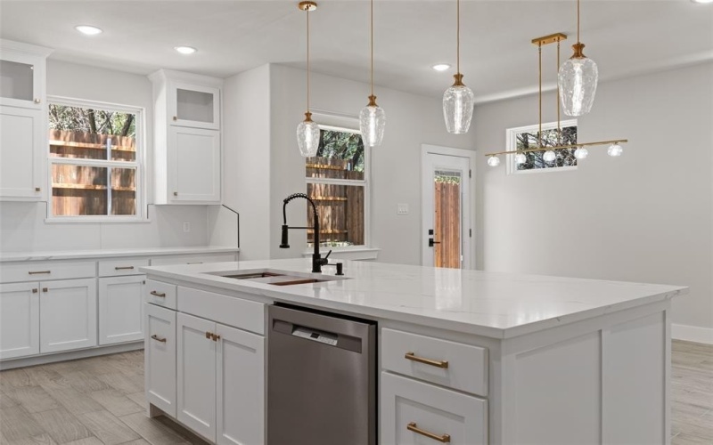 5601 San Jacinto Drive, Granbury, TX 76048, 3 Bedrooms Bedrooms, ,2 BathroomsBathrooms,Residential,For Sale,5601 San Jacinto Drive,20945789