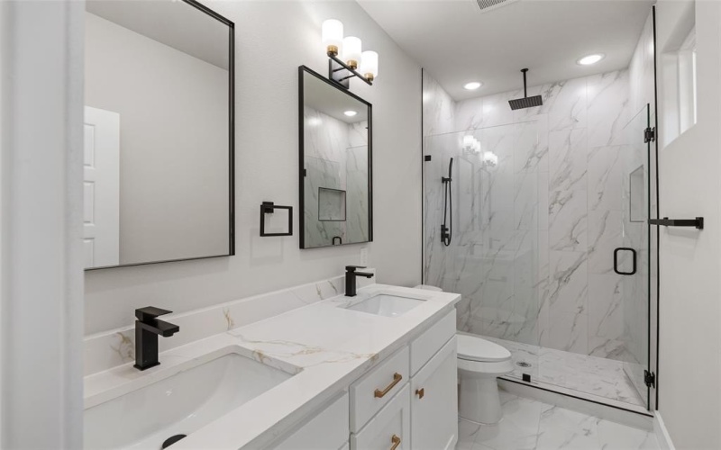 5601 San Jacinto Drive, Granbury, TX 76048, 3 Bedrooms Bedrooms, ,2 BathroomsBathrooms,Residential,For Sale,5601 San Jacinto Drive,20945789