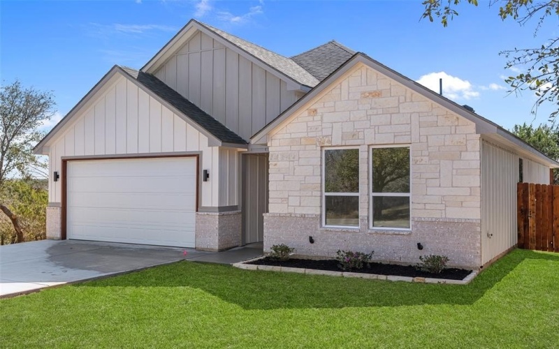 2325 Neches Street, Granbury, TX 76048, 4 Bedrooms Bedrooms, ,2 BathroomsBathrooms,Residential,For Sale,2325 Neches Street,20945846