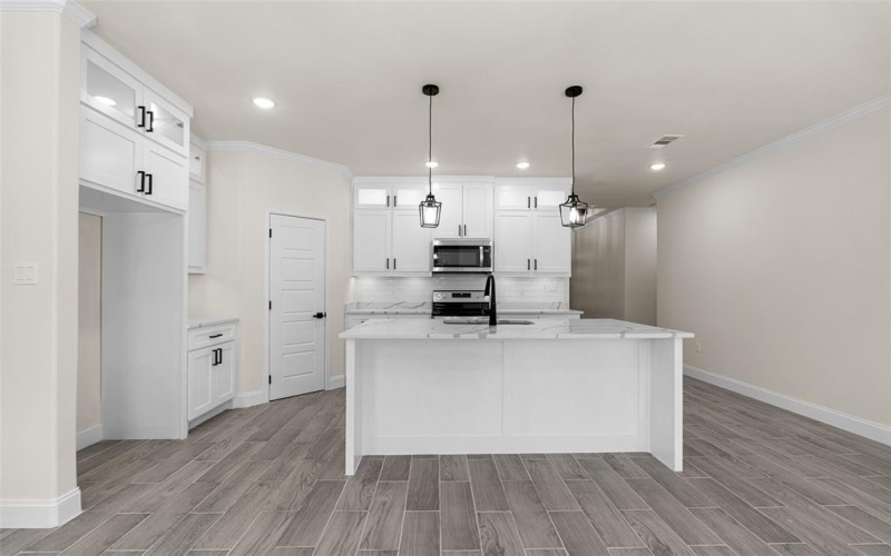 2325 Neches Street, Granbury, TX 76048, 4 Bedrooms Bedrooms, ,2 BathroomsBathrooms,Residential,For Sale,2325 Neches Street,20945846