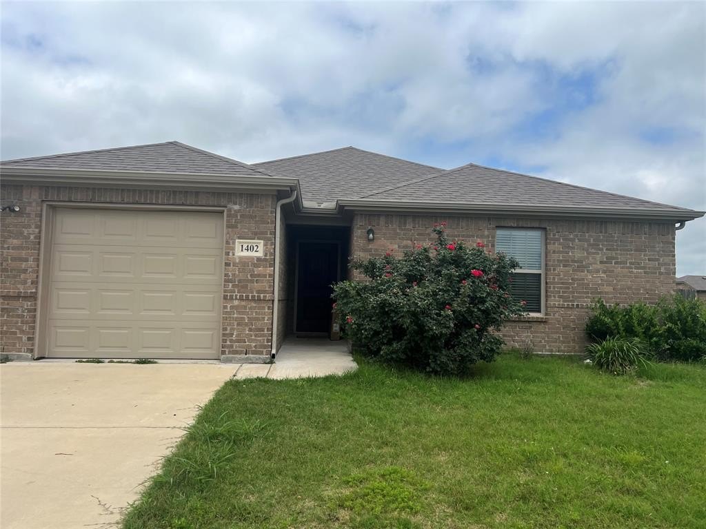 1402 Warringwood Drive, Greenville, TX 75402, 3 Habitaciones Habitaciones , ,2 BañosBaños,Residential Lease,En Alquiler,1402 Warringwood Drive,20945654