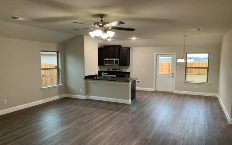 1402 Warringwood Drive, Greenville, TX 75402, 3 Habitaciones Habitaciones , ,2 BañosBaños,Residential Lease,En Alquiler,1402 Warringwood Drive,20945654
