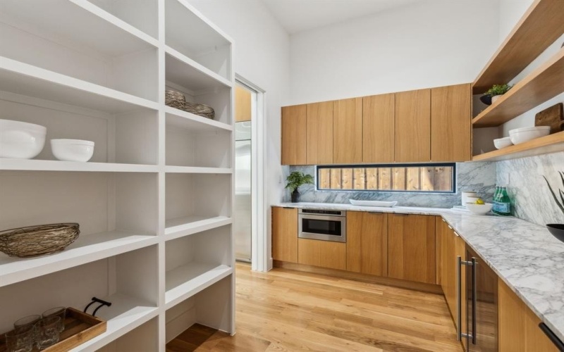 2031 Cullen Avenue, Dallas, TX 75206, 4 Bedrooms Bedrooms, ,6 BathroomsBathrooms,Residential,For Sale,2031 Cullen Avenue,20946066