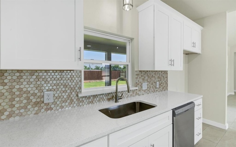 548 Highview Court, Godley, TX 76044, 3 Habitaciones Habitaciones , ,2 BañosBaños,Residential,En Venta,548 Highview Court,20946388