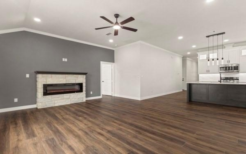 304 Pearl Harbor Street, Tool, TX 75143, 4 Bedrooms Bedrooms, ,2 BathroomsBathrooms,Residential,For Sale,304 Pearl Harbor Street,20946980