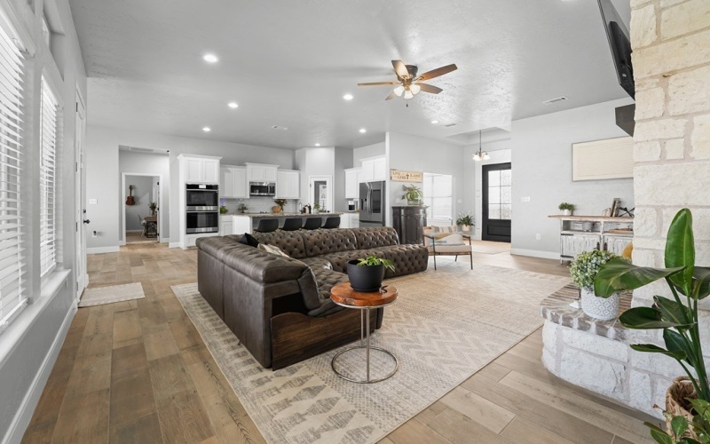 2206 S County Rd 1054, Midland, TX 79706, 4 Bedrooms Bedrooms, ,3 BathroomsBathrooms,Residential,For Sale,2206 S County Rd 1054,50082405