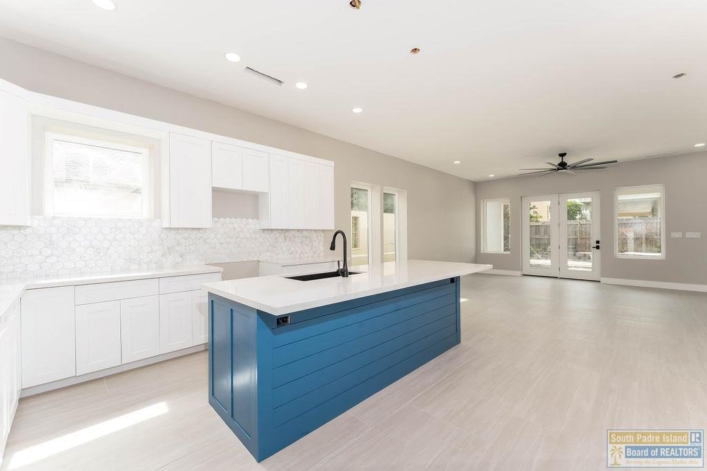 128A Saturn Lane #A, South Padre Island, TX 78597, 6 Habitaciones Habitaciones , ,6 BañosBaños,Residential,En Venta,128A Saturn Lane,103808