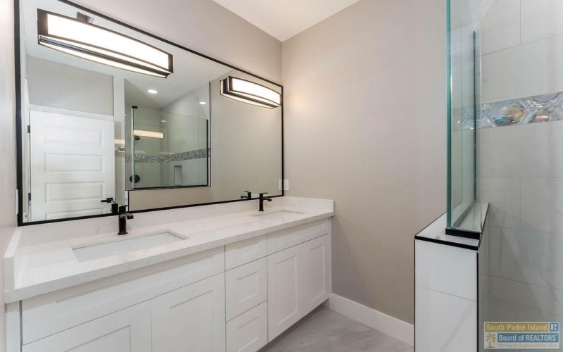 128A Saturn Lane #A, South Padre Island, TX 78597, 6 Habitaciones Habitaciones , ,6 BañosBaños,Residential,En Venta,128A Saturn Lane,103808