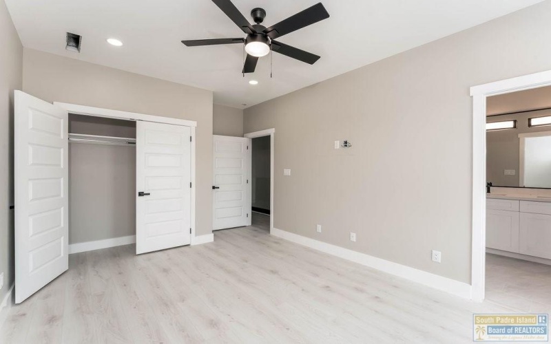 128A Saturn Lane #A, South Padre Island, TX 78597, 6 Habitaciones Habitaciones , ,6 BañosBaños,Residential,En Venta,128A Saturn Lane,103808