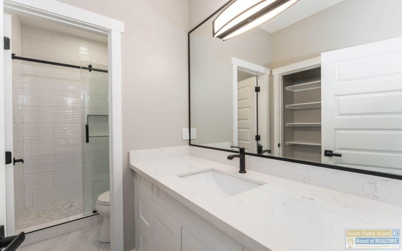 128A Saturn Lane #A, South Padre Island, TX 78597, 6 Habitaciones Habitaciones , ,6 BañosBaños,Residential,En Venta,128A Saturn Lane,103808