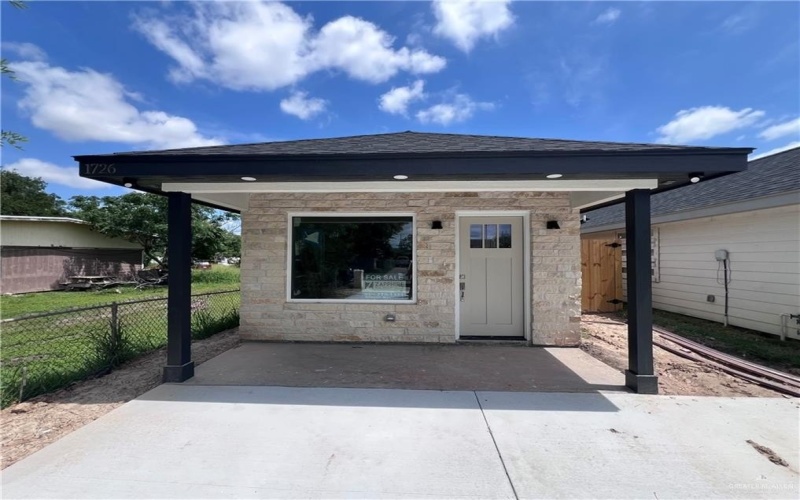 1726 La Paloma Avenue, Harlingen, TX 78550, 2 Bedrooms Bedrooms, ,2 BathroomsBathrooms,Residential,For Sale,1726 La Paloma Avenue,472088