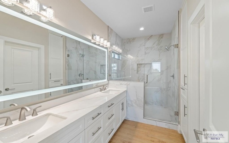 401 VALLE ALTO DR., LOS FRESNOS, TX 78566, 3 Bedrooms Bedrooms, ,2 BathroomsBathrooms,Residential,For Sale,401 VALLE ALTO DR.,29761521