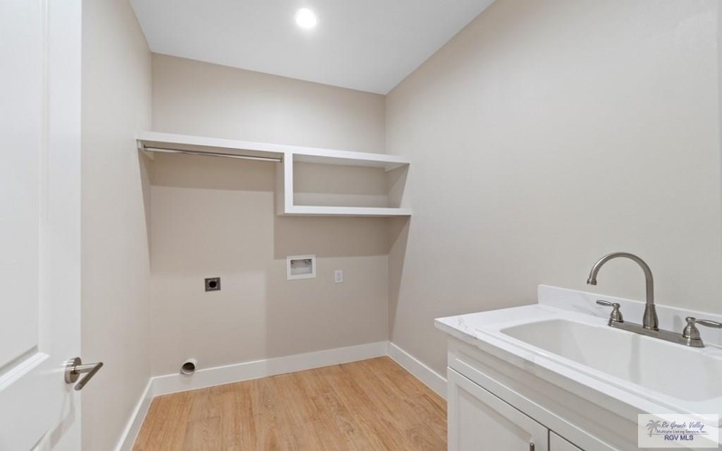 401 VALLE ALTO DR., LOS FRESNOS, TX 78566, 3 Bedrooms Bedrooms, ,2 BathroomsBathrooms,Residential,For Sale,401 VALLE ALTO DR.,29761521