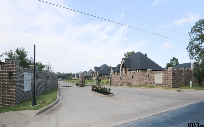 16525 Hailey Court, Tyler, TX 75703, 4 Bedrooms Bedrooms, ,3 BathroomsBathrooms,Residential,For Sale,16525 Hailey Court,25007893