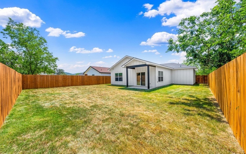 712 Gilmer St, Kerrville, TX 78028, 3 Habitaciones Habitaciones , ,2 BañosBaños,Residential,En Venta,712 Gilmer St,119347