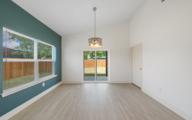 712 Gilmer St, Kerrville, TX 78028, 3 Habitaciones Habitaciones , ,2 BañosBaños,Residential,En Venta,712 Gilmer St,119347
