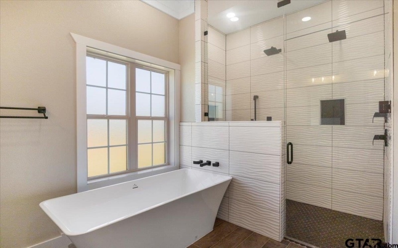 12255 Oak Grove Drive, Tyler, TX 75706, 4 Bedrooms Bedrooms, ,2 BathroomsBathrooms,Residential,For Sale,12255 Oak Grove Drive,25007814