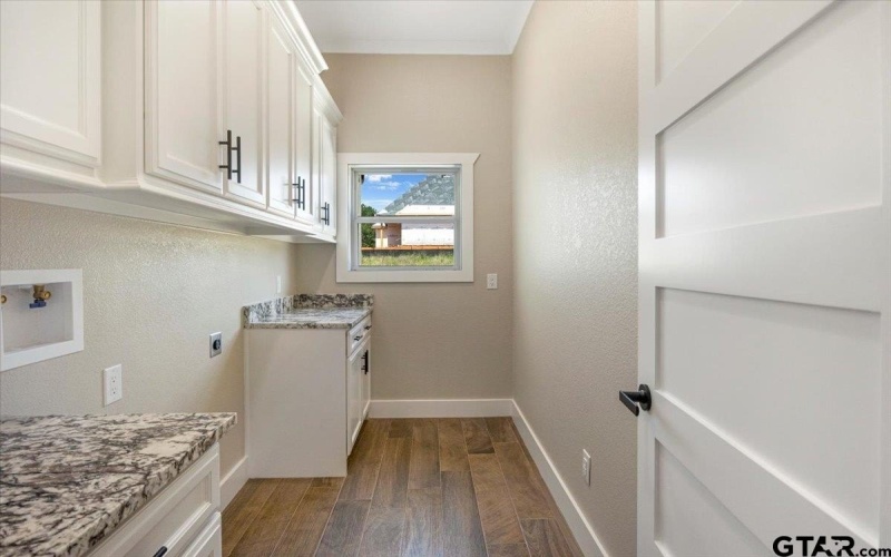 12255 Oak Grove Drive, Tyler, TX 75706, 4 Bedrooms Bedrooms, ,2 BathroomsBathrooms,Residential,For Sale,12255 Oak Grove Drive,25007814