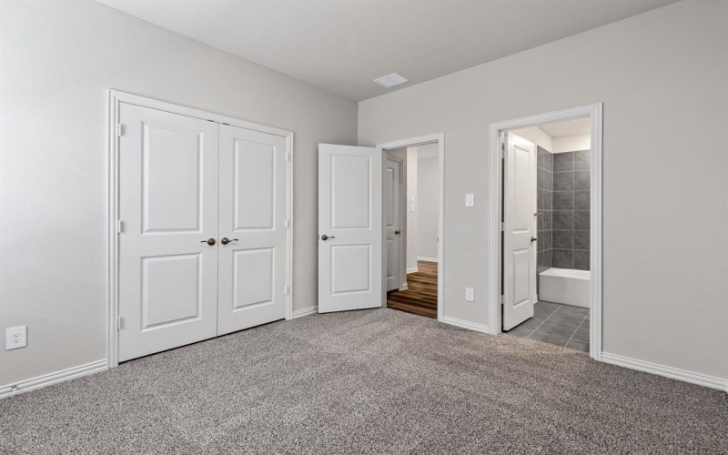 215 Sugarlands Drive, Greenville, TX 75402, 4 Habitaciones Habitaciones , ,3 BañosBaños,Residential,En Venta,215 Sugarlands Drive,20942793