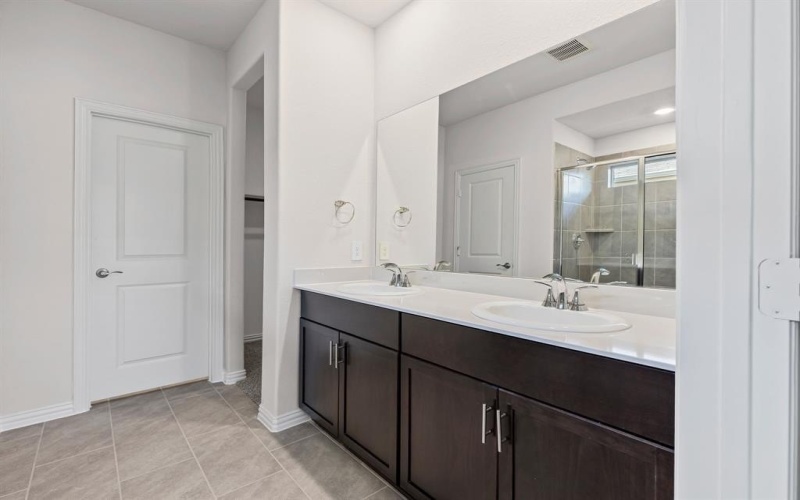 215 Sugarlands Drive, Greenville, TX 75402, 4 Habitaciones Habitaciones , ,3 BañosBaños,Residential,En Venta,215 Sugarlands Drive,20942793