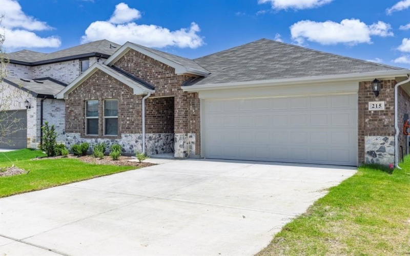 215 Sugarlands Drive, Greenville, TX 75402, 4 Habitaciones Habitaciones , ,3 BañosBaños,Residential,En Venta,215 Sugarlands Drive,20942793