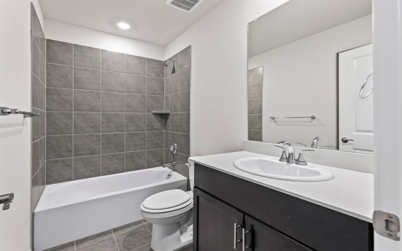 215 Sugarlands Drive, Greenville, TX 75402, 4 Habitaciones Habitaciones , ,3 BañosBaños,Residential,En Venta,215 Sugarlands Drive,20942793