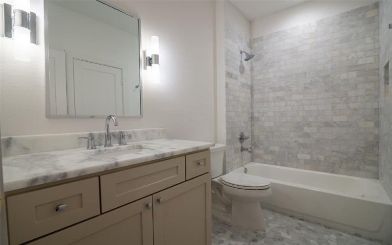 9621 Larchcrest Drive, Dallas, TX 75238, 4 Bedrooms Bedrooms, ,5 BathroomsBathrooms,Residential,For Sale,9621 Larchcrest Drive,20912017