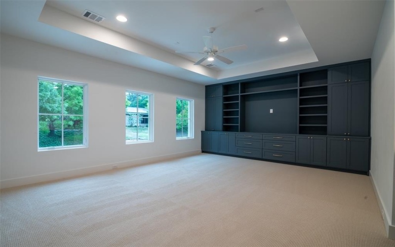 9621 Larchcrest Drive, Dallas, TX 75238, 4 Bedrooms Bedrooms, ,5 BathroomsBathrooms,Residential,For Sale,9621 Larchcrest Drive,20912017