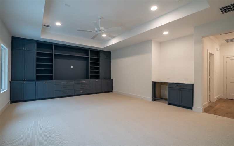 9621 Larchcrest Drive, Dallas, TX 75238, 4 Bedrooms Bedrooms, ,5 BathroomsBathrooms,Residential,For Sale,9621 Larchcrest Drive,20912017