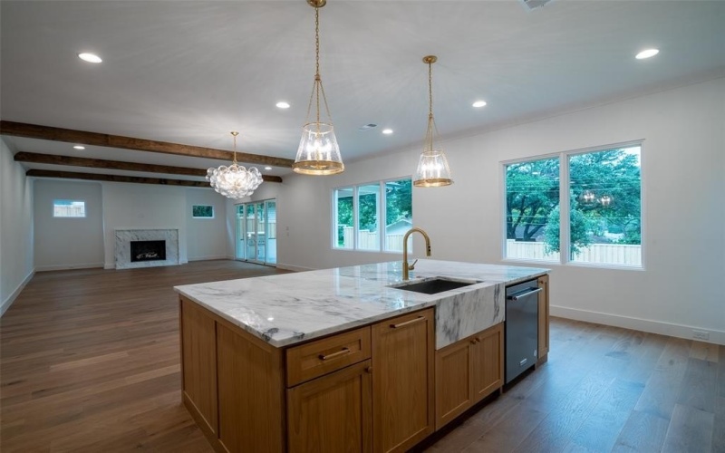 9621 Larchcrest Drive, Dallas, TX 75238, 4 Bedrooms Bedrooms, ,5 BathroomsBathrooms,Residential,For Sale,9621 Larchcrest Drive,20912017
