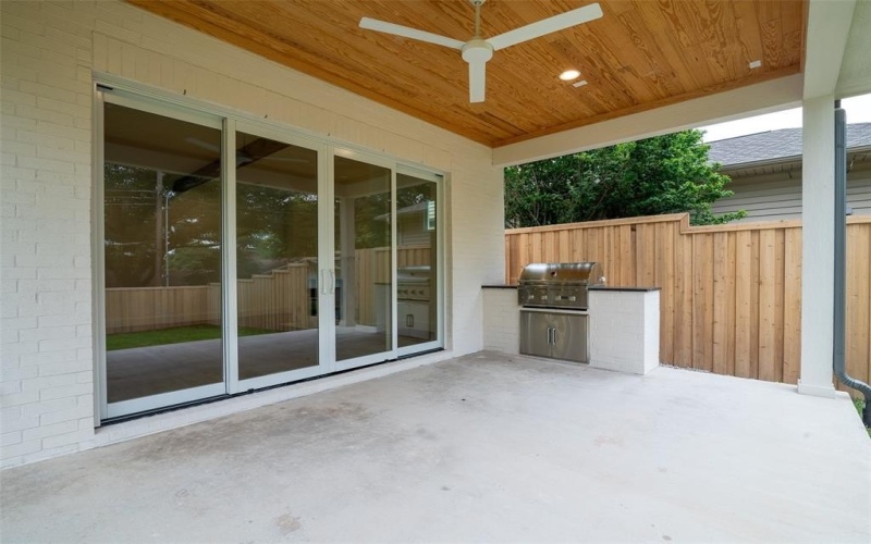 9621 Larchcrest Drive, Dallas, TX 75238, 4 Bedrooms Bedrooms, ,5 BathroomsBathrooms,Residential,For Sale,9621 Larchcrest Drive,20912017