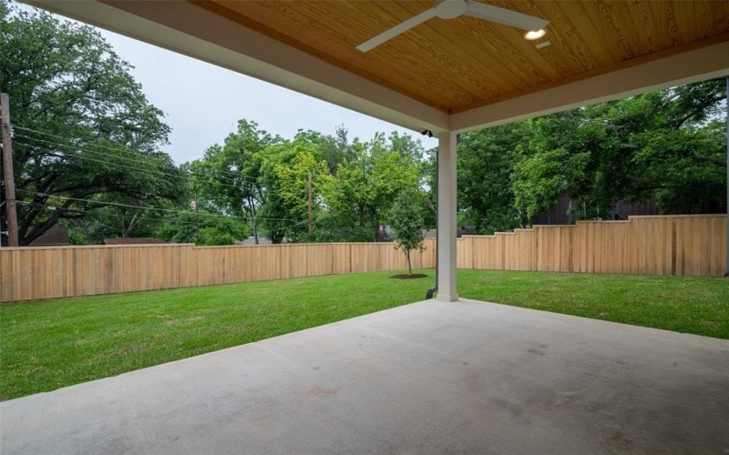 9621 Larchcrest Drive, Dallas, TX 75238, 4 Bedrooms Bedrooms, ,5 BathroomsBathrooms,Residential,For Sale,9621 Larchcrest Drive,20912017