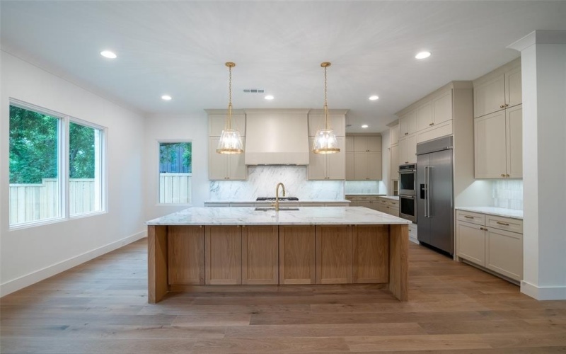 9621 Larchcrest Drive, Dallas, TX 75238, 4 Bedrooms Bedrooms, ,5 BathroomsBathrooms,Residential,For Sale,9621 Larchcrest Drive,20912017