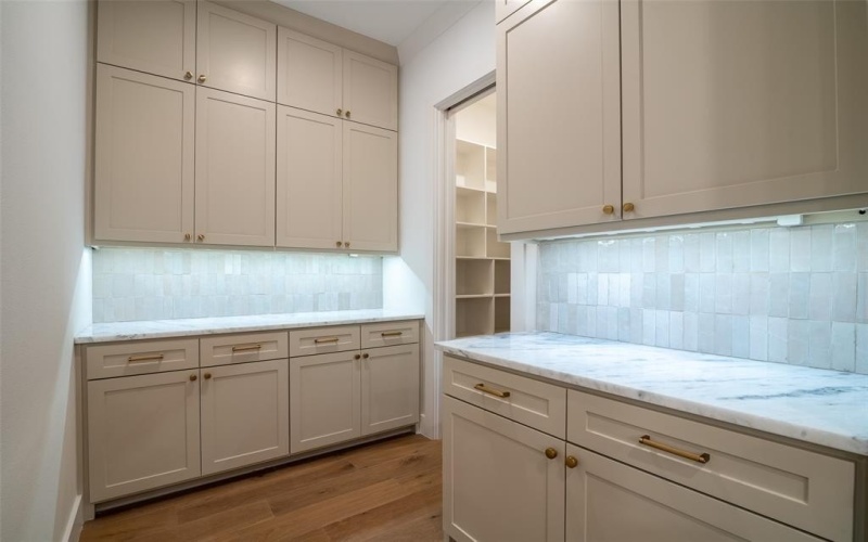 9621 Larchcrest Drive, Dallas, TX 75238, 4 Bedrooms Bedrooms, ,5 BathroomsBathrooms,Residential,For Sale,9621 Larchcrest Drive,20912017