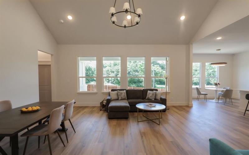 2836 Avenue L, Fort Worth, TX 76105, 4 Bedrooms Bedrooms, ,2 BathroomsBathrooms,Residential,For Sale,2836 Avenue L,20944207