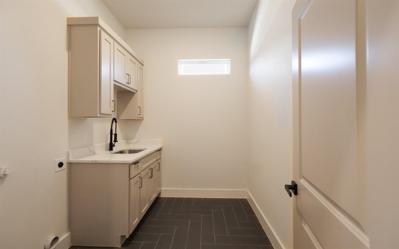 2836 Avenue L, Fort Worth, TX 76105, 4 Bedrooms Bedrooms, ,2 BathroomsBathrooms,Residential,For Sale,2836 Avenue L,20944207